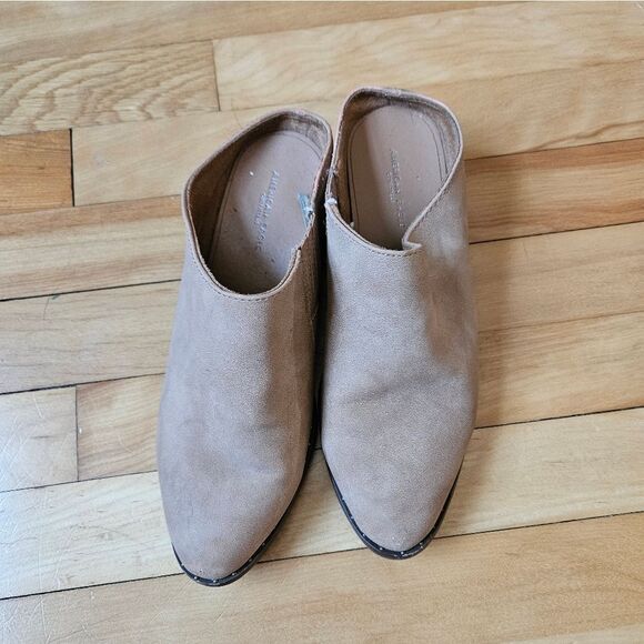 American Eagle Tan Women's Slip-On Shoes - Picture 5 of 11